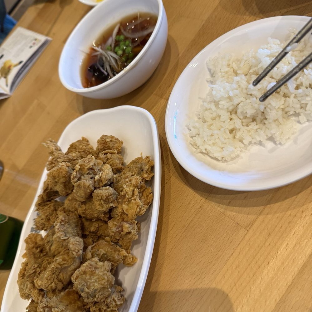 Paik's Noodle - Sweet and sour chicken. Okay, not the most Korean thing on the menu. So sue me. - Noodles Near Me - Dublin, California