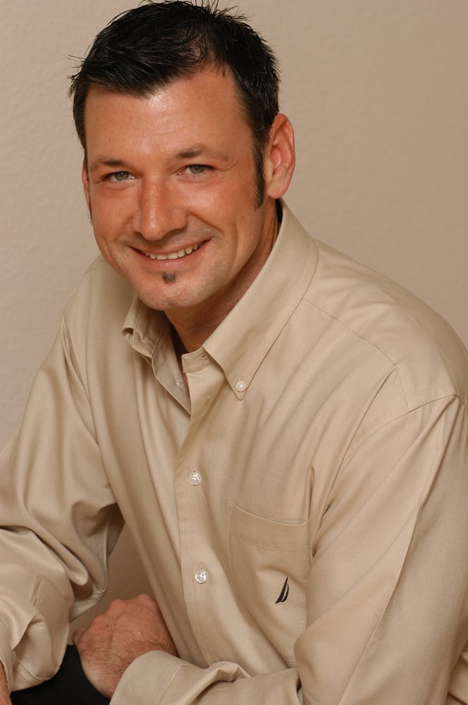 Steve Brey Hairstyling Logo