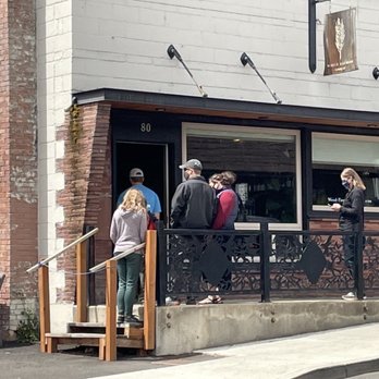White Salmon Baking Co - Front of the Bakery with a small glimpse of the patio on the left. - Bakeries Near Me - White Salmon, Washington White Salmon Baking Co - Front of the Bakery with a small glimpse of the patio on the left. - Bakeries Near Me - White Salmon, Washington