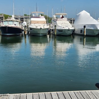 Beacon Waterfront Galley and Bar - View - Cocktail Bars Near Me - Annapolis, Maryland Beacon Waterfront Galley and Bar - View - Cocktail Bars Near Me - Annapolis, Maryland