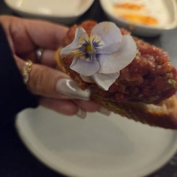DA O’N - Beef tartare bruschetta definitely a 10/10 - Korean Near Me - Houston, Texas DA O’N - Beef tartare bruschetta definitely a 10/10 - Korean Near Me - Houston, Texas