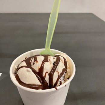 Cubby's Ice Cream Cafe - S'mores ice cream with hot fudge - Ice Cream & Frozen Yogurt Near Me - Hummelstown, Pennsylvania Cubby's Ice Cream Cafe - S'mores ice cream with hot fudge - Ice Cream & Frozen Yogurt Near Me - Hummelstown, Pennsylvania