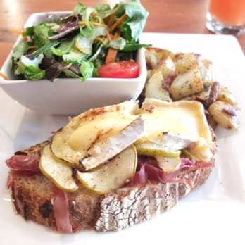 Catch 122 - Prosciutto, honey-roasted pear, and brie tartine with a side of potato hash - Breakfast & Brunch Near Me - North Vancouver, British Columbia Catch 122 - Prosciutto, honey-roasted pear, and brie tartine with a side of potato hash - Breakfast & Brunch Near Me - North Vancouver, British Columbia