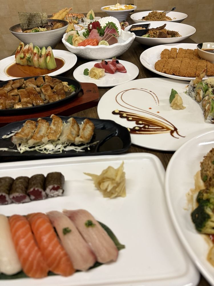 Tokyo Sushi and Asian Cuisine Logo