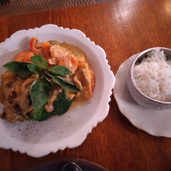 Jinda Thai Restaurant - Curry - Thai Near Me - Abbotsford, VIC