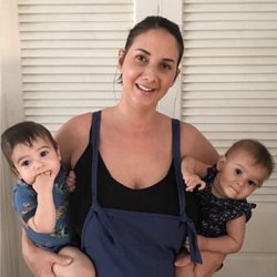 Mommy Feel Good - Sara and her twin babies.