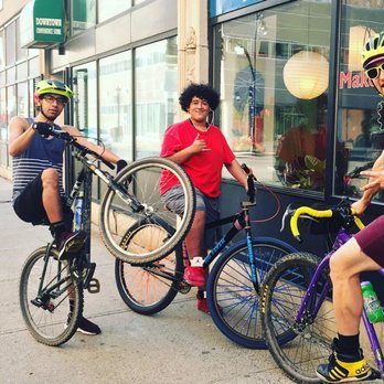 Make-It Springfield - DIY bike repair with RADSpringfield - Makerspaces Near Me - Springfield, Massachusetts Make-It Springfield - DIY bike repair with RADSpringfield - Makerspaces Near Me - Springfield, Massachusetts