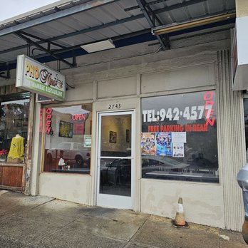 Pho Nina - Storefront - Vegetarian Near Me - Honolulu, Hawaii