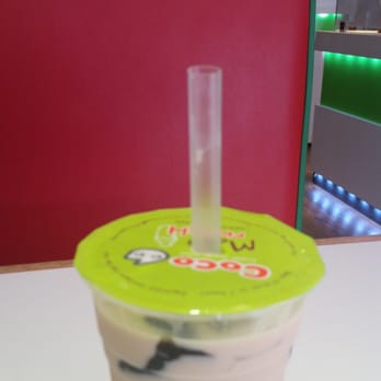 CoCo Fresh Tea & Juice - Super chic green and red leather booths - Coffee & Tea Near Me - Bayside, New York CoCo Fresh Tea & Juice - Super chic green and red leather booths - Coffee & Tea Near Me - Bayside, New York
