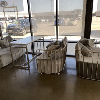 Boba Guru - Sitting area - Bubble Tea Near Me - Plano, Texas