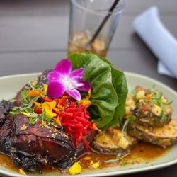 Vista - Huli chicken - the pieces that weren't bloody were dried out.