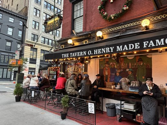 Pete's Tavern by null