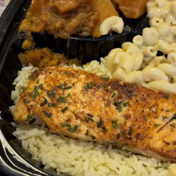 Georgia Peach - Salmon entree w/ yams and macaroni and cheese - Soul Food Near Me - Woodlawn, Maryland