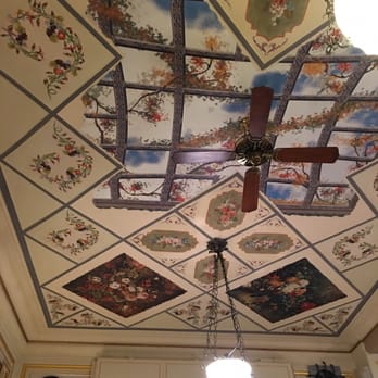 Ristorante Donatello - Atmospheric ceiling - Italian Near Me - Bologna, BO Ristorante Donatello - Atmospheric ceiling - Italian Near Me - Bologna, BO