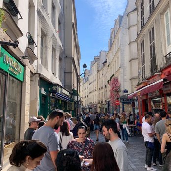 L'As du Fallafel - Line outside - Kosher Near Me - Paris, 75