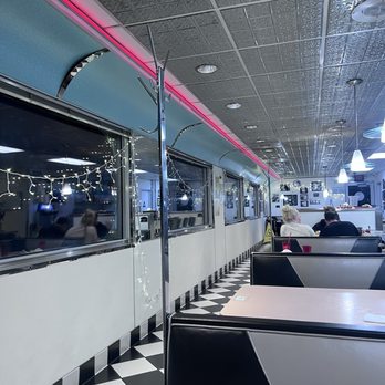 Penny's Diner - Diners Near Me - Dunsmuir, California