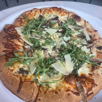 Michael Angelo's Winery - Wild Mushroom Pizza - Wineries Near Me - Richfield, Ohio