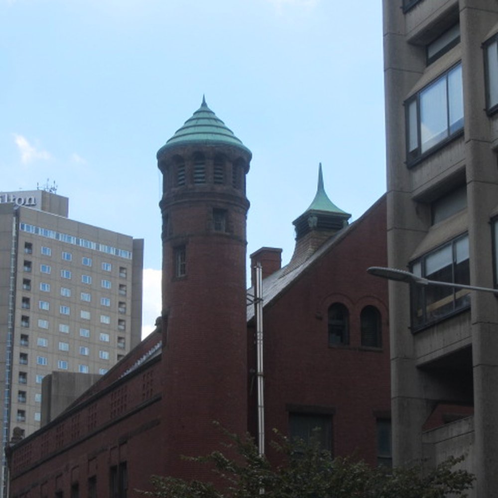 Newbury Street - Landmarks & Historical Buildings Near Me - Boston, Massachusetts