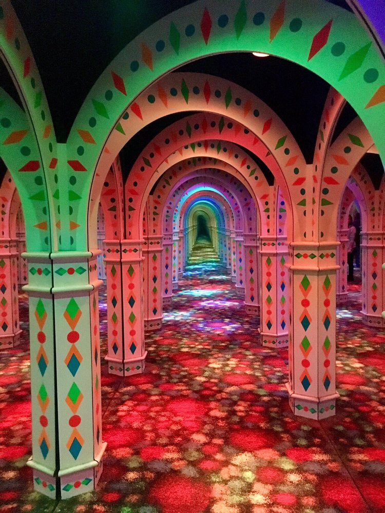 Amazing Mirror Maze the Mall of America, Minneapolis Roadtrippers