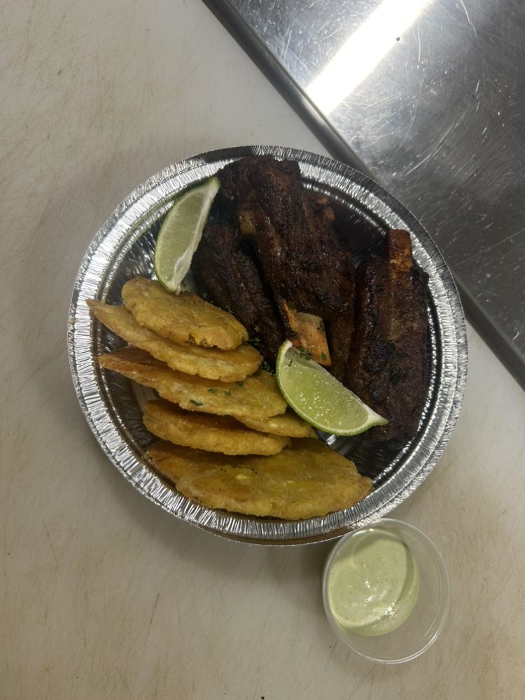 El Mocanito Dominican Grill