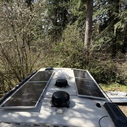 Adventure Land RV - Solar panel installation.