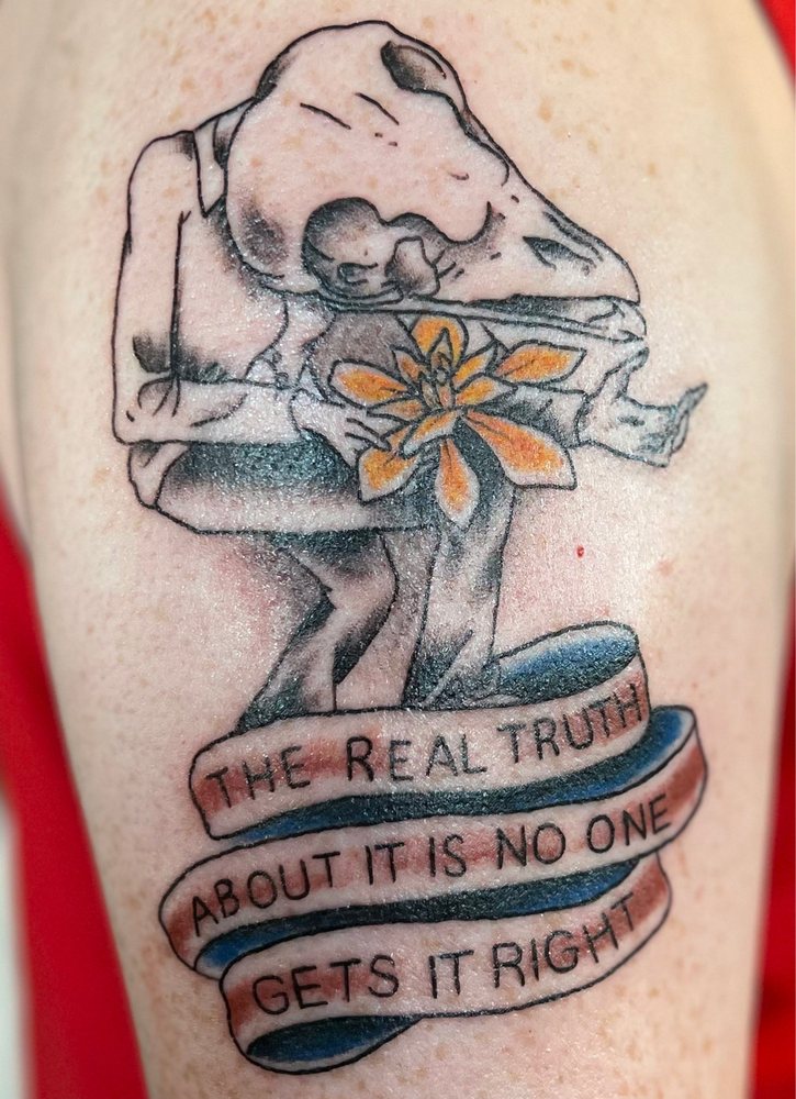 Skintonz Tattoo Studio Logo