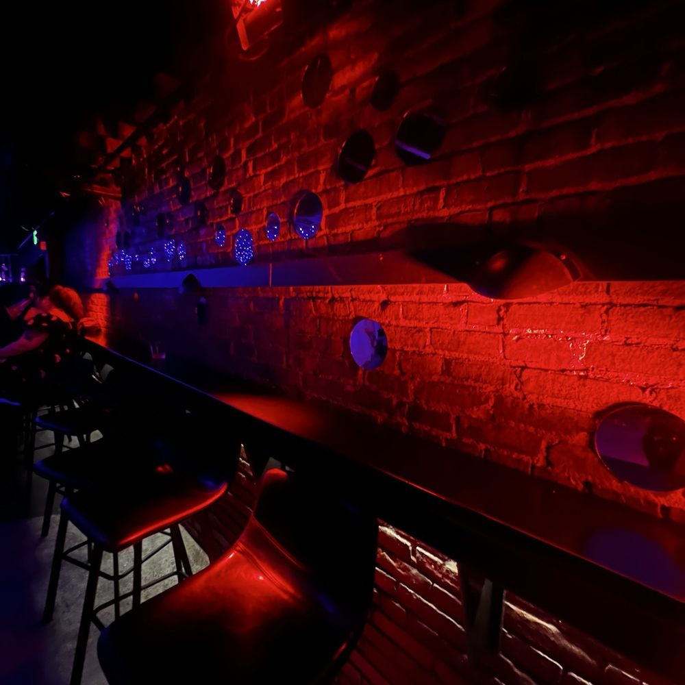 Smoke & Mirrors - Seating - Pubs Near Me - Cleveland, Ohio Smoke & Mirrors - Seating - Pubs Near Me - Cleveland, Ohio