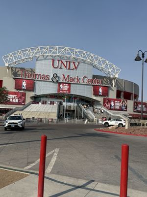 Thomas & Mack Center by null