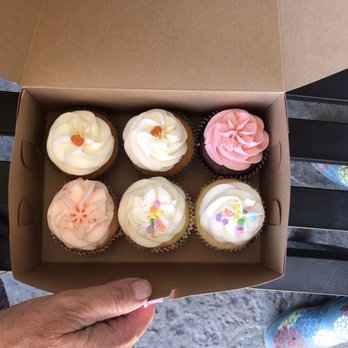 B Sweet Cupcakes - Desserts Near Me - Loveland, Colorado B Sweet Cupcakes - Desserts Near Me - Loveland, Colorado