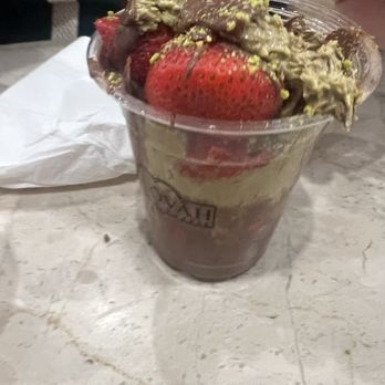 Baklovah Bakery - Dubai Strawberry Cup with Toppings - Desserts Near Me - San Antonio, Texas Baklovah Bakery - Dubai Strawberry Cup with Toppings - Desserts Near Me - San Antonio, Texas