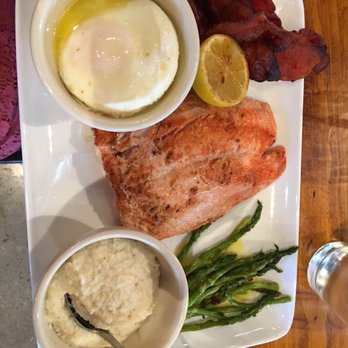 Scrambled Jake's - Salmon with pecan bacon, creamy grits, 2 poached eggs and asparagus with hollandaise sauce - Breakfast & Brunch Near Me - Knoxville, Tennessee