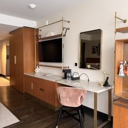 Desk area...a wastebasket would've been nice.
