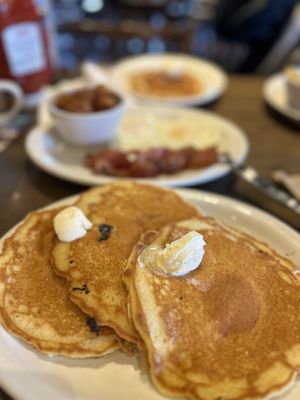 Cracker Barrel Old Country Store by null