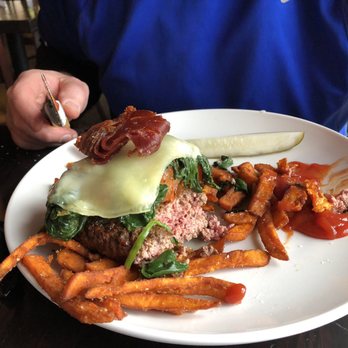 Harpoon Willy's - Fork and knife burger - Seafood Near Me - Manasquan, New Jersey