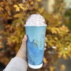 Momo Tea - White Peach oolong milk tea with cream+pecan