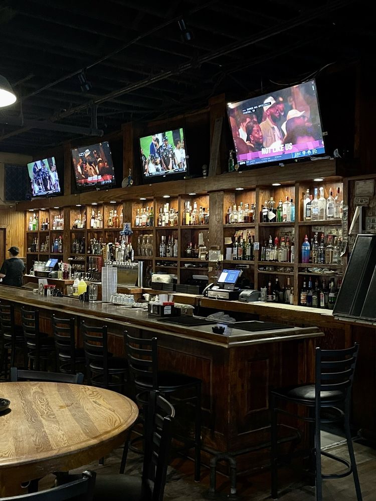 CHATTANOOGA BILLIARDS CLUB Updated September 2024 21 Photos & 45 Reviews 725 Cherry St