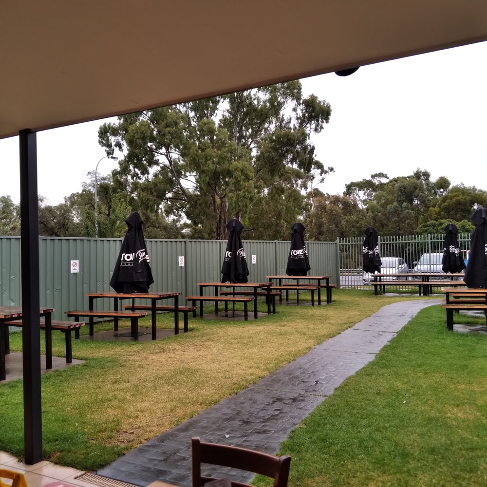 Stoneys Club - Beer Garden - Restaurants Near Me - Bacchus Marsh, VIC