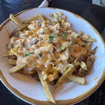 Bigham Tavern At Bridgewater - Animal fries - Cocktail Bars Near Me - Beaver, Pennsylvania
