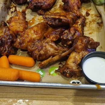 Buffalo Wild Wings - Traditional - American Near Me - Fayetteville, North Carolina Buffalo Wild Wings - Traditional - American Near Me - Fayetteville, North Carolina