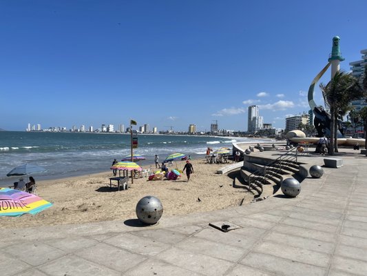 Del Malecón by null