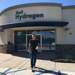 Shell Hydrogen - Torrance - Bought 2 bottles of water then filled my Hydro flask with Coca-Cola. 64 oz!!