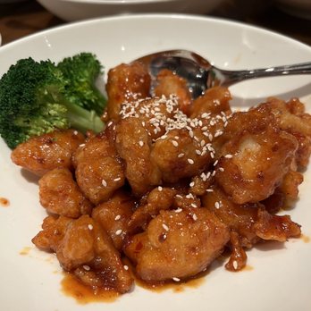 YOUYU Noodle Bar - General Tao chicken - Asian Fusion Near Me - Wheatland, California YOUYU Noodle Bar - General Tao chicken - Asian Fusion Near Me - Wheatland, California