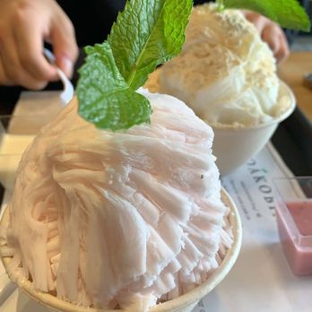 Oakobing - Strawberry single and injeolmi single - Shaved Ice Near Me - Los Angeles, California Oakobing - Strawberry single and injeolmi single - Shaved Ice Near Me - Los Angeles, California