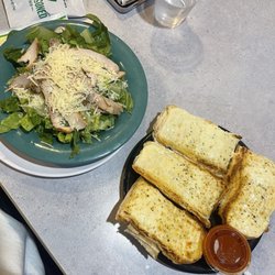 Davanni's Pizza & Hot Hoagies - Entree chicken ceasar salad, Cheese bread