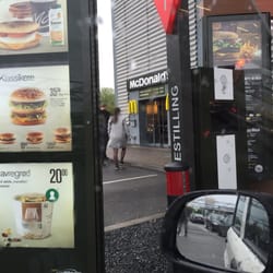 McDonald's - Det regner og der er kø -men snart,snart...