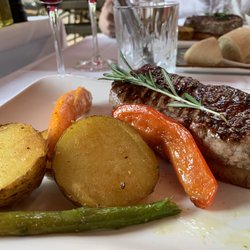 Ristorante Peperosa - This Steak sits on a piece of buttery crispy baguette as the juices from the steak makes a magical combination of flavors in your mouth.