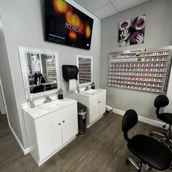 T&V Nails Spa - Hand washing stations