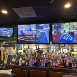 Will Henry's Tavern - Bear Viewing Area II