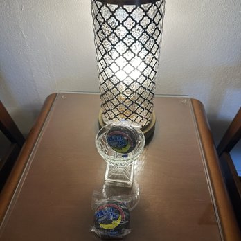 Roadrunner Lodge Motel - Table lamp with moon pies - Hotels Near Me - Tucumcari, New Mexico Roadrunner Lodge Motel - Table lamp with moon pies - Hotels Near Me - Tucumcari, New Mexico