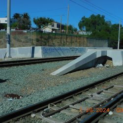 With the many areas of the 32nd street are the barriers there is no safety signs and the markings.